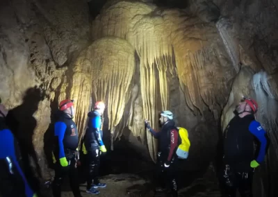 Cueva de Valporquero Espeleobarranquismo en León 3