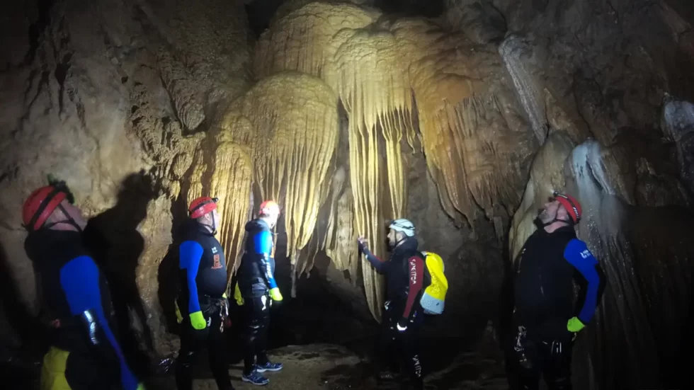 Cueva de Valporquero Espeleobarranquismo en León 3