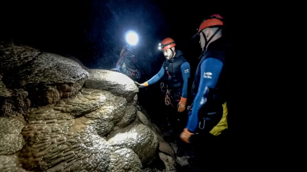 Cueva de Valporquero Espeleobarranquismo en León