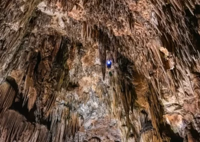 Cueva de Valporquero Sima de Perlas Espeleobarranquismo en León