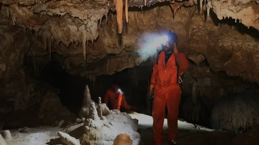 Cueva las lendreras León TIKI Aventura