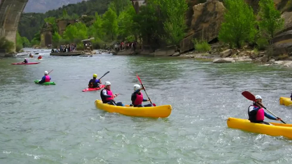 Piraguismo en León TIKI Aventura 2